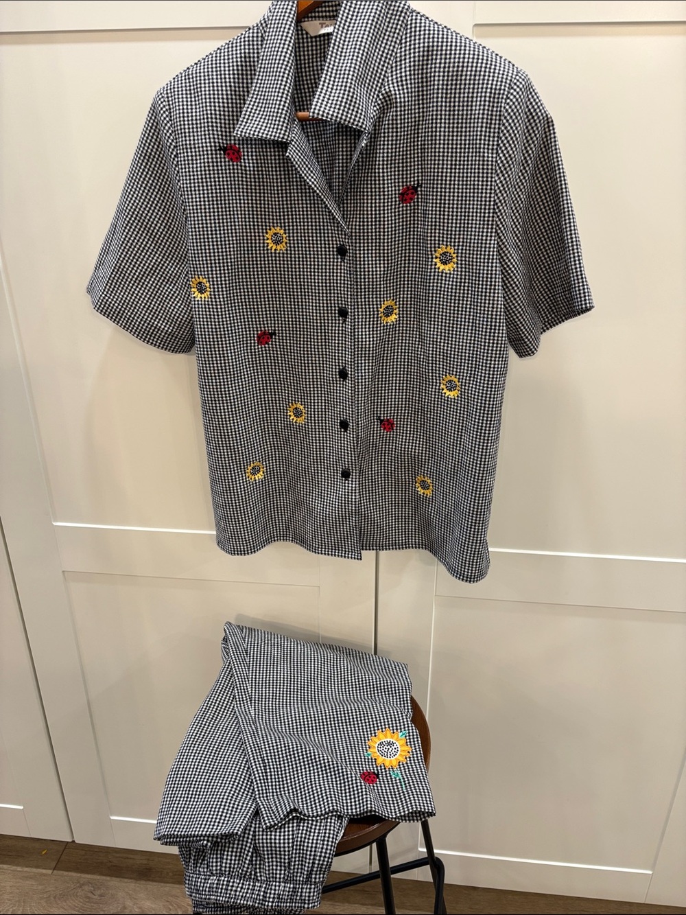 Set Black & White Gingham Short-Sleeve Shirt with Sunflower and ladybug